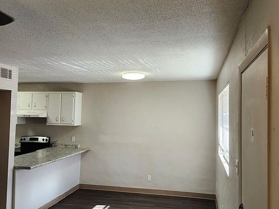 5th image of 1402 Melvin St APT 1