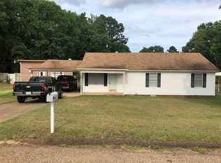 1506 N Fulton St, Gladewater, TX 75647