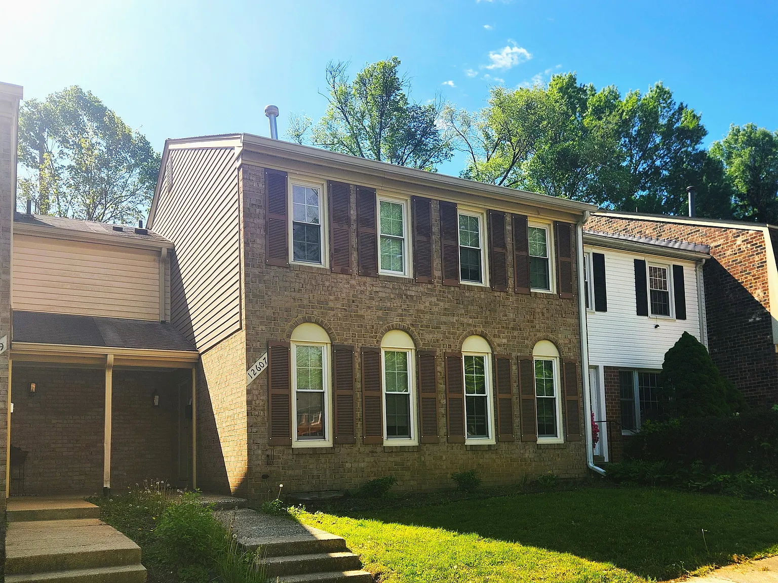 Immaculate 3 BR TH for Rent! — Photo 1