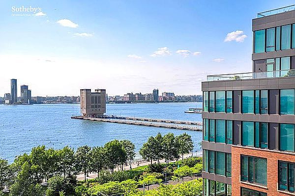 1st image of 450 Washington St #904