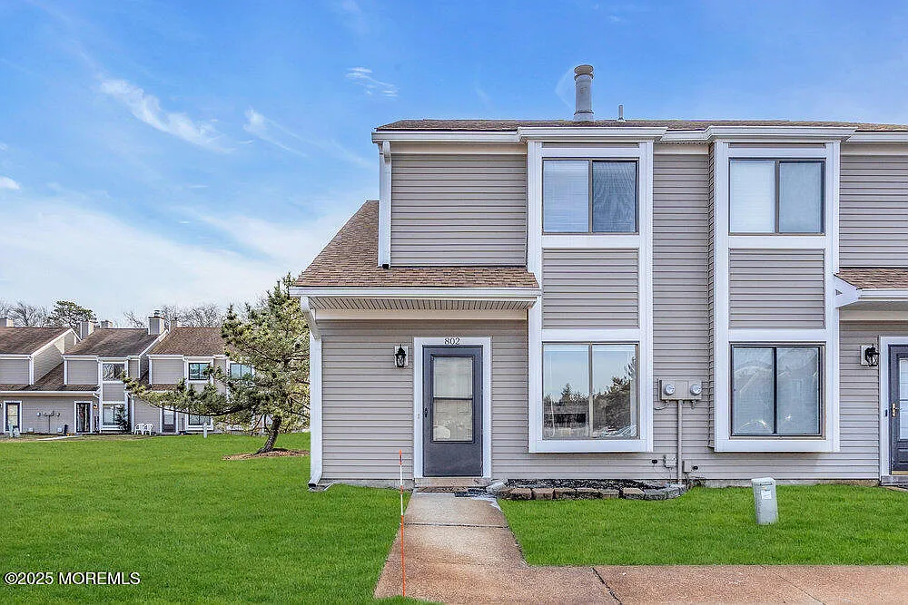 802 Sandra Place photo 1