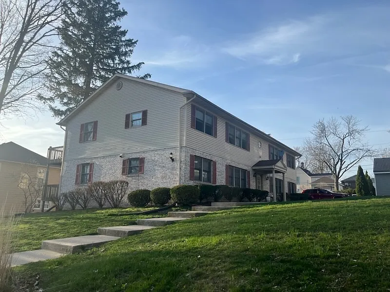 505 Monroe Street - B — Photo 3