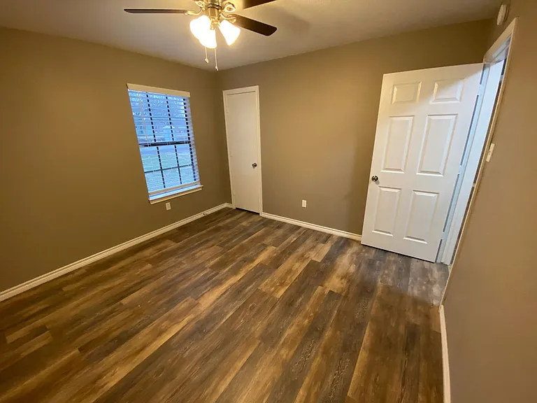 1502 Daffan Ave — Photo 4