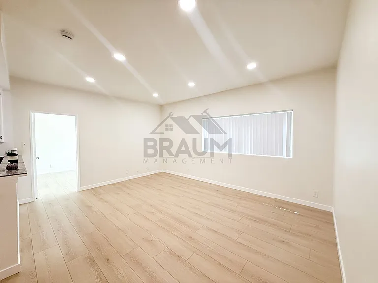 11459 COLLINS ST. — Photo 13