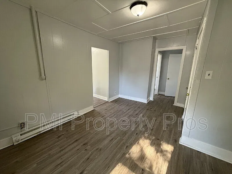 1 bed, 1.0 bath, $850 — Photo 4