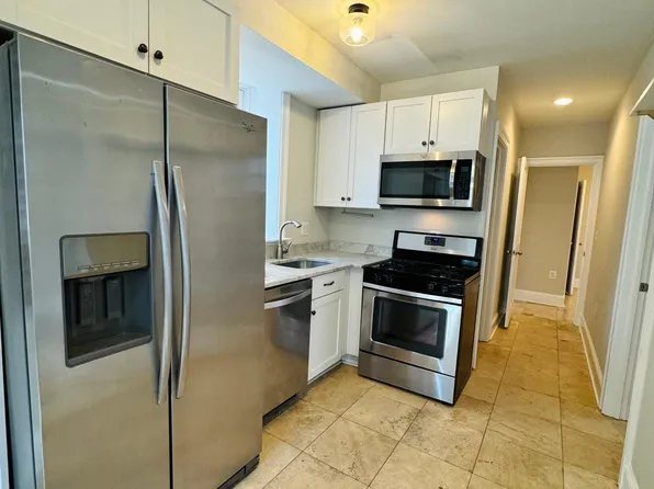 206 6th St NE #Basement, Washington, DC 20002