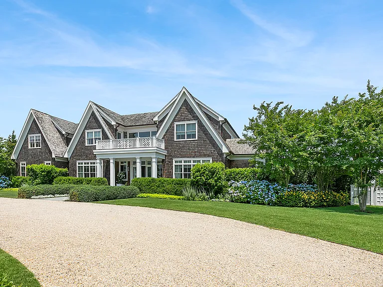 10 Two Trees Ln — Photo 4