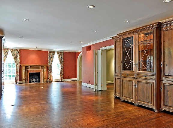 4th image of 4230 Arcady Ave