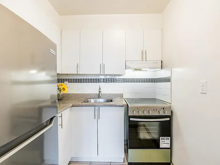 33 Eastmount Ave — Photo 8