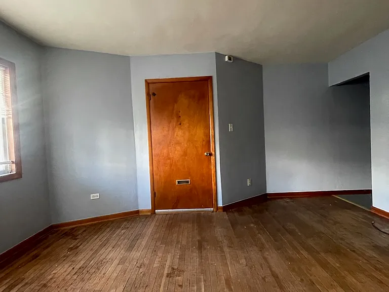 1002 Crown Ave #1 — Photo 3