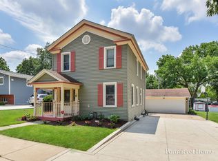 105 E Tyler St, Oswego, IL 60543