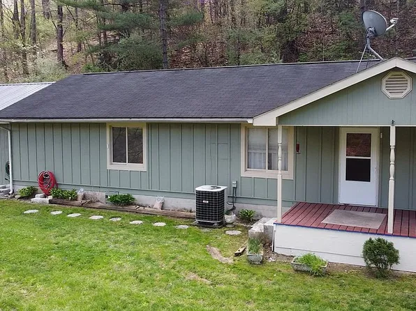 112 Goins Frk, Clintwood, VA 24228