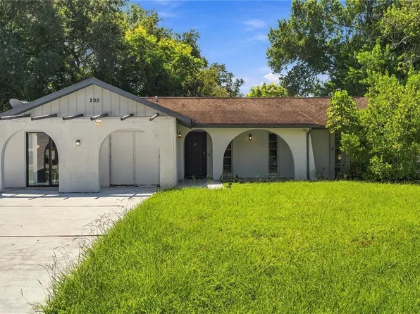 200 TWIN LAKE DRIVE, LARGO, FL 33770