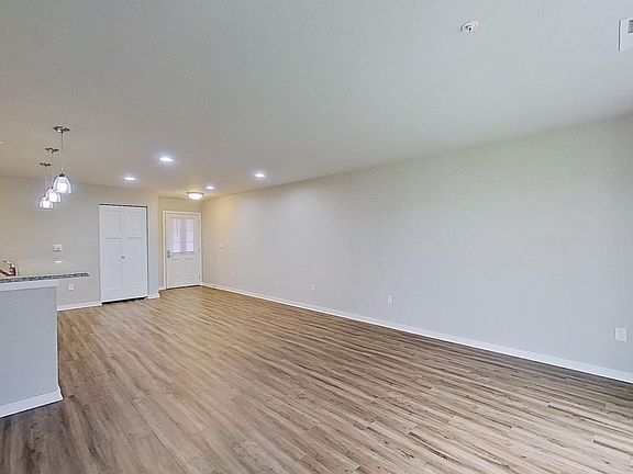 3rd image of 1777 American Eagle Dr #5