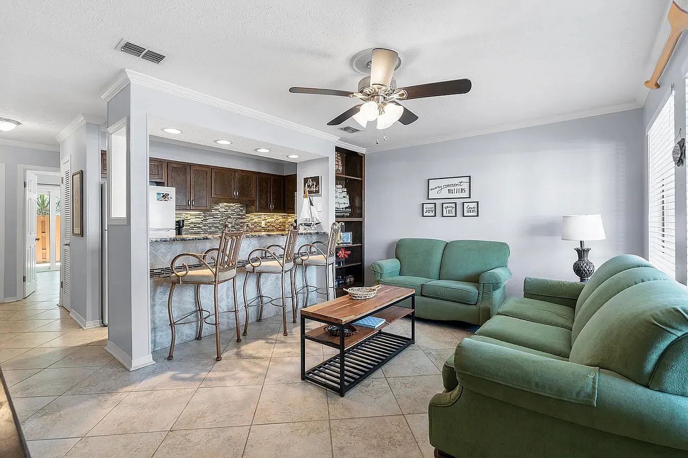 6829 Thomas Dr — Photo 1