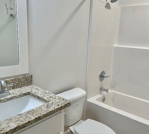 3rd image of 10468 S Park Ave #2