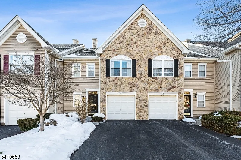21 Dorchester Dr photo 1