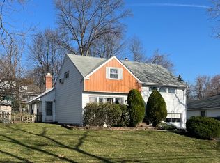 920 Eastlawn Dr, Teaneck, NJ 07666