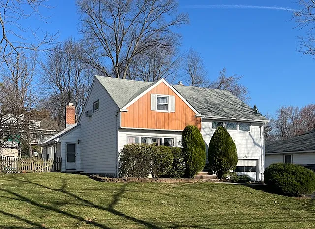 Building Photo - 920 Eastlawn Dr