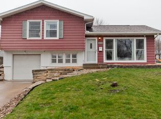2430 17th Ave, Marion, IA 52302