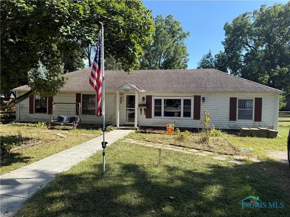 430 W 5th St, Perrysburg, OH 43551