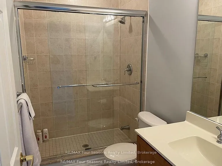 29 N Maple St — Photo 14