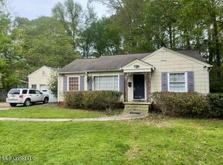 207 S Park Dr, Jackson, MS 39211