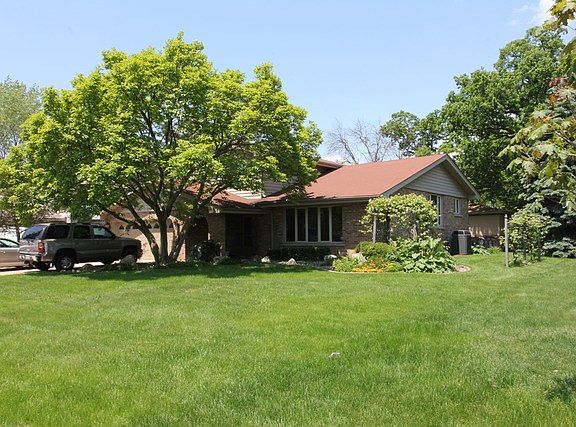 2nd image of 6350 Carol Ln