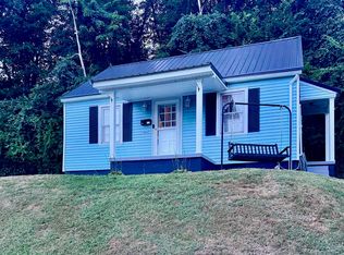 906 Honeysuckle Ln, Catlettsburg, KY 41129