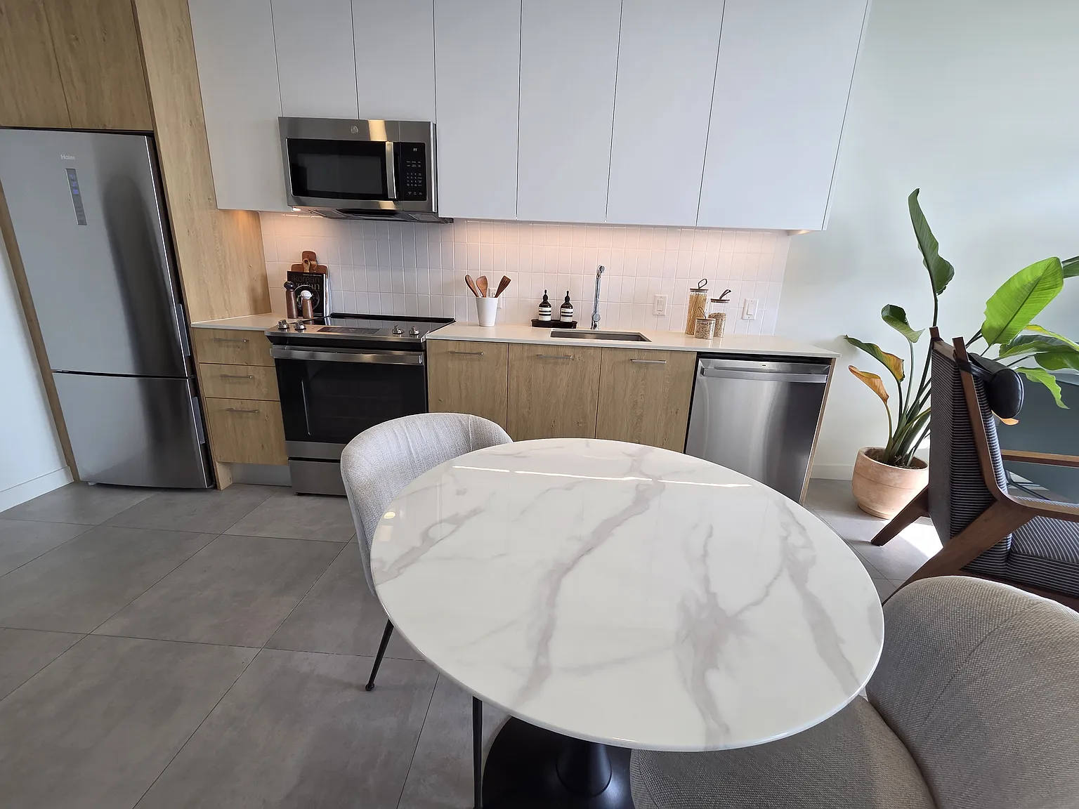 1 bed, 646 sqft, $2,430 — Photo 1