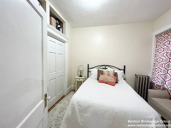 5th image of 39 Hemenway St APT 2