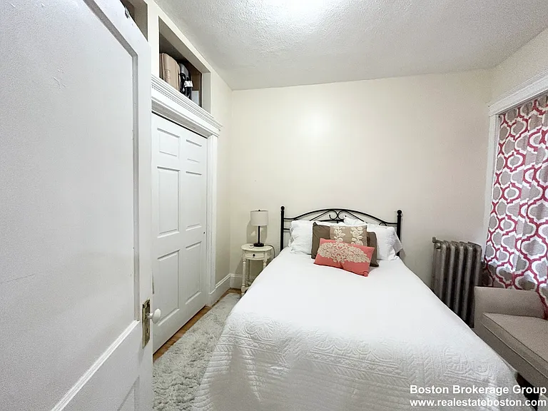 39 Hemenway St #2 — Photo 5