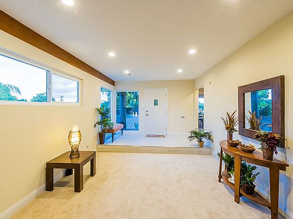 2nd image of 996 Catalina Blvd