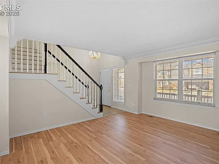 5 bed, 3590 sqft, $3,100 — Photo 4