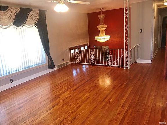 4th image of 3616 Diamond Head Dr