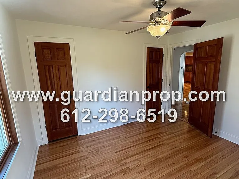 2202 Saint Croix St — Photo 8