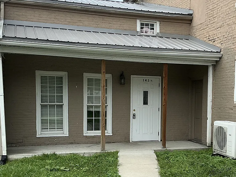 143 1/2 E Main St #1 — Photo 1