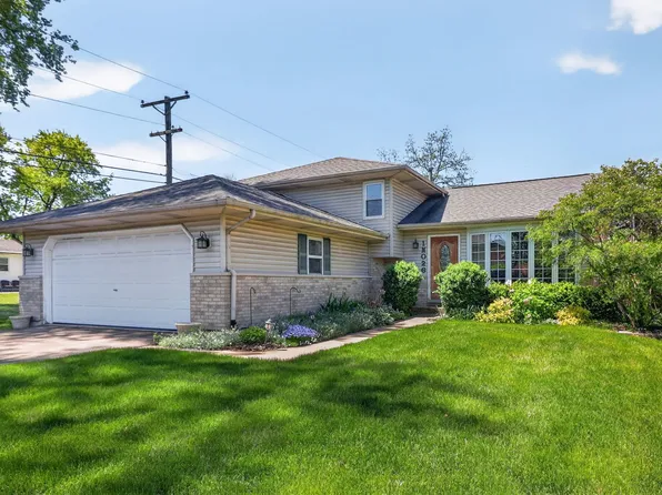 1N026 Papworth St, Carol Stream, IL 60188