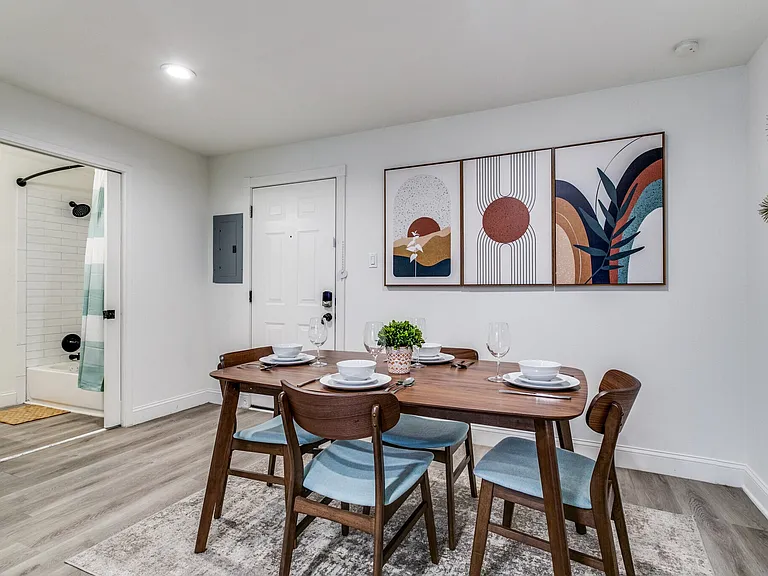 Bryan Street Apartments — Photo 6