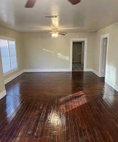 1506 Caddo St — Photo 2