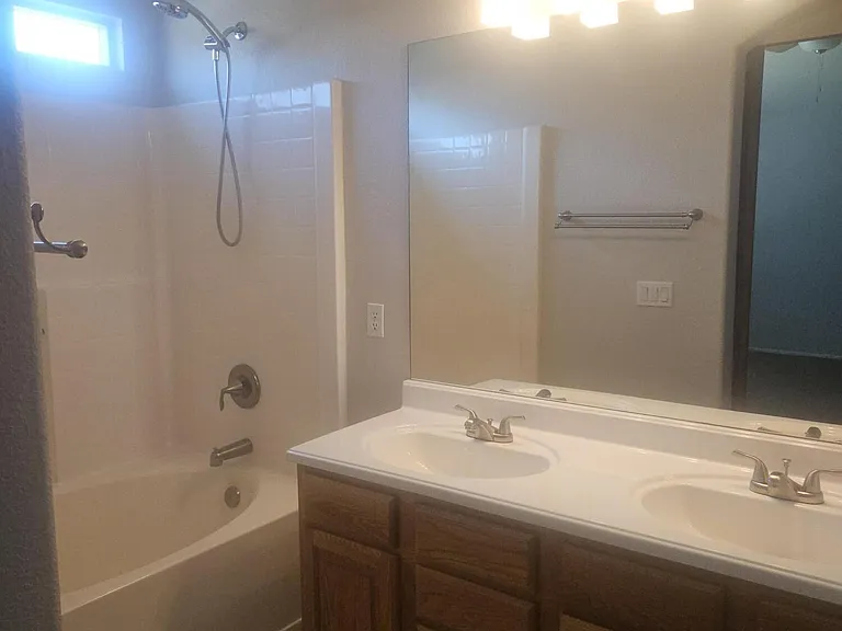846 W Page Ave — Photo 9