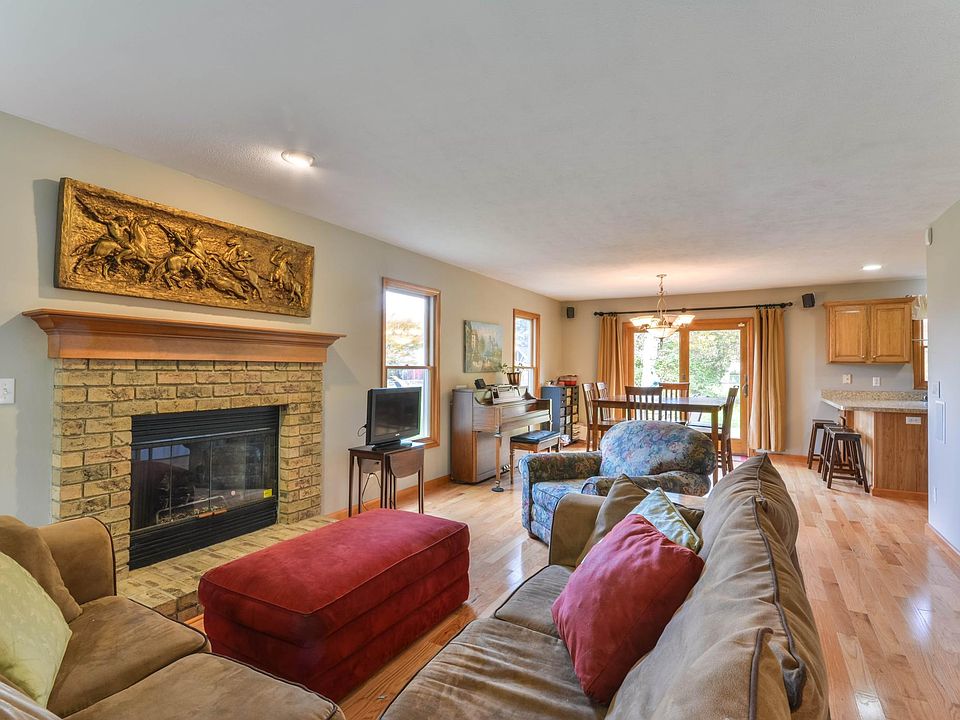 1st image of 8500 Windstone Dr NE