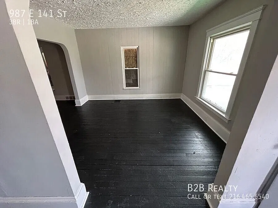 Charming 3-Bedroom Property | 30% Off On Second Month's Rent — Photo 4