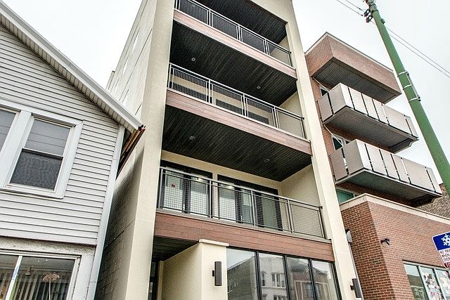 1st image of 906 N Ashland Ave #1