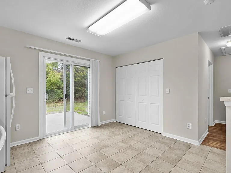 869 Silvercrest Dr — Photo 9
