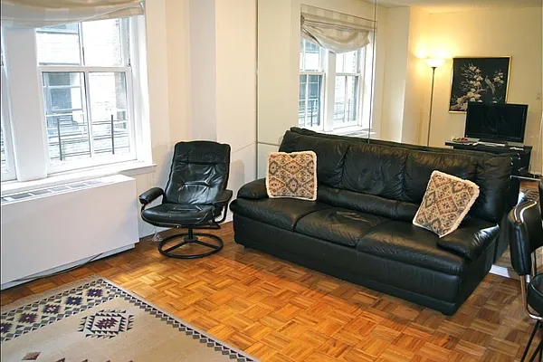 Rented by Corcoran | media 22
