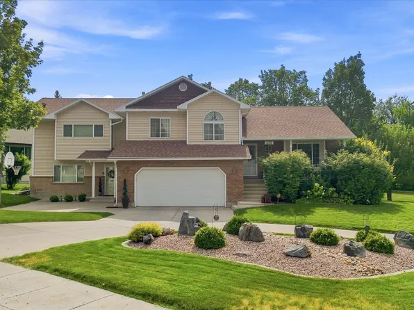 315 Edgewood Dr, Providence, UT 84332