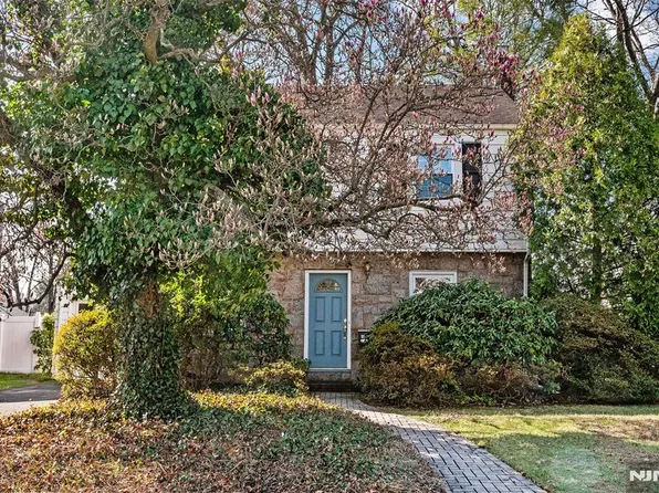 165 Magnolia Ave, Dumont, NJ 07628