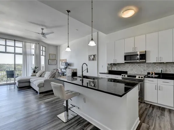 711 Cosmopolitan Dr #823, Atlanta, GA 30324