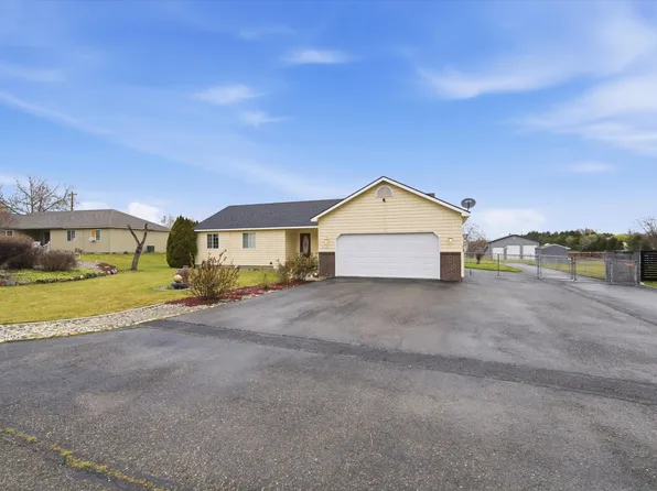 3828 Mountain Meadows Ct, West Richland, WA 99353
